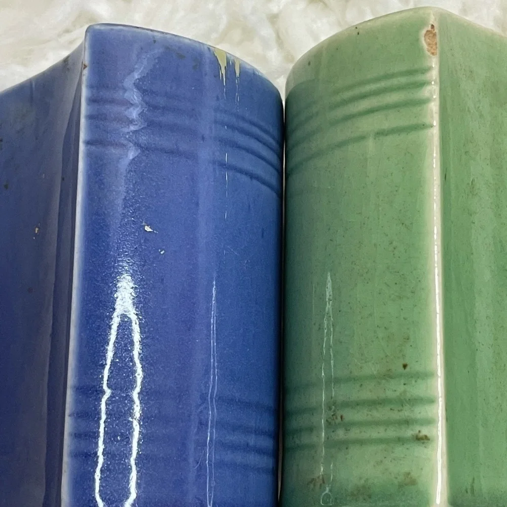 Vintage Pottery Salt & Pepper Shakers - Picture 5 of 6